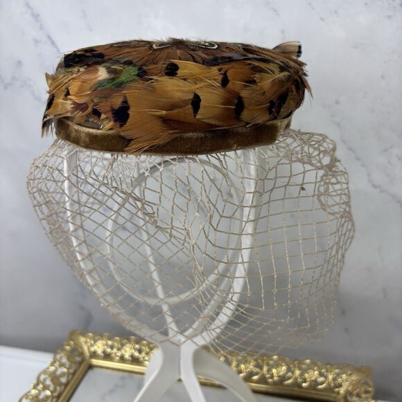 Vintage 50s Fascinator Hat Cap Pheasant Feather Netting Veil Brown Elegant Bow - Picture 16 of 16